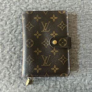 LOUIS VUITTON Wallet